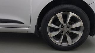 Used 2015 Hyundai Elite i20 [2014-2018] Asta 1.2 (O) Petrol Manual tyres RIGHT FRONT TYRE RIM VIEW