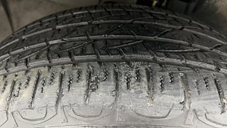 Used 2018 JEEP Compass [2017-2021] Limited 1.4 Petrol AT Petrol Automatic tyres LEFT FRONT TYRE TREAD VIEW