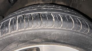 Used 2015 Hyundai Elite i20 [2014-2018] Asta 1.2 Petrol Manual tyres RIGHT REAR TYRE TREAD VIEW