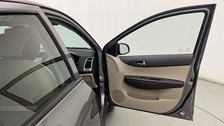Used 2013 Hyundai i20 [2012-2014] Asta 1.2 Petrol Manual interior RIGHT FRONT DOOR OPEN VIEW