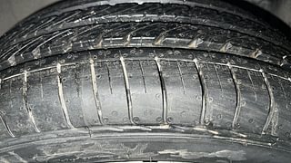 Used 2012 Maruti Suzuki Swift [2011-2017] VXi Petrol Manual tyres RIGHT FRONT TYRE TREAD VIEW