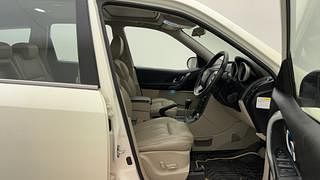 Used 2018 Mahindra XUV500 [2015-2018] W10 AT Diesel Automatic interior RIGHT SIDE FRONT DOOR CABIN VIEW