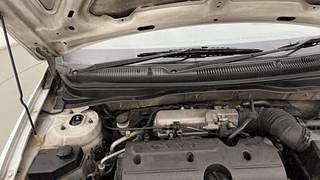 Used 2010 Hyundai Verna [2006-2010] VTVT SX 1.6 Petrol Manual engine ENGINE RIGHT SIDE HINGE & APRON VIEW