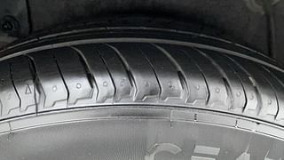 Used 2011 Hyundai Verna [2011-2015] Fluidic 1.6 VTVT SX Petrol Manual tyres RIGHT REAR TYRE TREAD VIEW