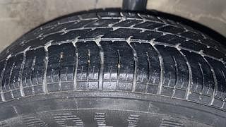 Used 2014 Maruti Suzuki Ritz [2012-2017] Lxi Petrol Manual tyres RIGHT FRONT TYRE TREAD VIEW