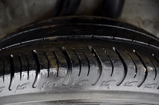 Used 2018 Honda Amaze 1.2 V CVT Petrol Petrol Automatic tyres LEFT REAR TYRE TREAD VIEW