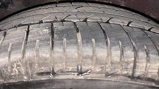 Used 2014 Hyundai Verna [2011-2015] Fluidic 1.4 VTVT Petrol Manual tyres RIGHT REAR TYRE TREAD VIEW