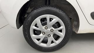 Used 2018 Hyundai Grand i10 [2017-2020] Magna 1.2 Kappa VTVT Petrol Manual tyres RIGHT REAR TYRE RIM VIEW