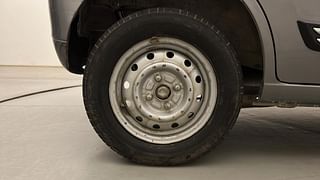 Used 2013 Maruti Suzuki Wagon R 1.0 [2013-2019] LXi CNG Petrol+cng Manual tyres RIGHT REAR TYRE RIM VIEW