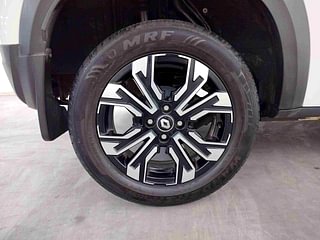 Used 2022 Renault Kiger RXT (O) AMT Petrol Automatic tyres RIGHT REAR TYRE RIM VIEW