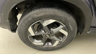 Used 2019 Hyundai Venue [2019-2022] SX Plus 1.0 Turbo DCT Petrol Automatic tyres RIGHT REAR TYRE RIM VIEW