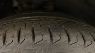 Used 2017 Skoda Superb [2016-2020] Style TSI AT Petrol Automatic tyres RIGHT FRONT TYRE TREAD VIEW