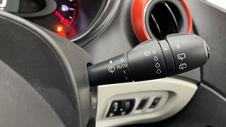 Used 2017 Renault Captur [2017-2020] RXT Diesel Diesel Manual top_features Rain sensing wipers