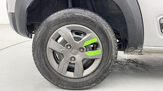 Used 2017 Renault Kwid [2015-2019] 1.0 RXL AMT Petrol Automatic tyres RIGHT REAR TYRE RIM VIEW
