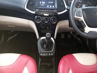 Used 2022 Hyundai New Santro 1.1 Sportz MT Petrol Manual interior GEAR  KNOB VIEW