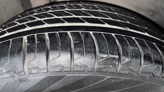 Used 2017 maruti-suzuki Ciaz Alpha Petrol AT Petrol Automatic tyres RIGHT REAR TYRE TREAD VIEW