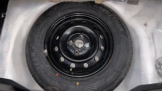 Used 2014 Maruti Suzuki Swift [2011-2017] VXi Petrol Manual tyres SPARE TYRE VIEW