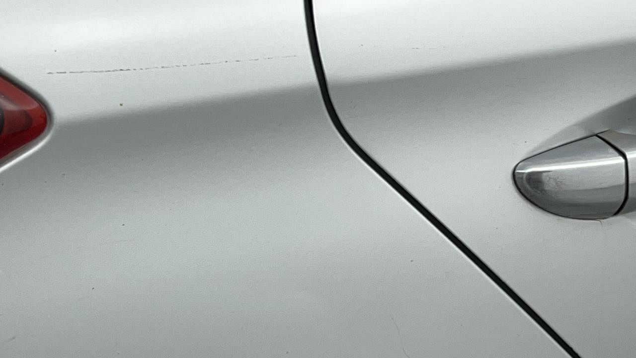Used 2016 Hyundai Elite i20 [2014-2018] Sportz 1.2 Petrol Manual dents MINOR SCRATCH