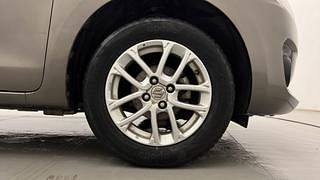 Used 2019 Maruti Suzuki Swift [2017-2021] ZXi AMT Petrol Automatic tyres RIGHT FRONT TYRE RIM VIEW