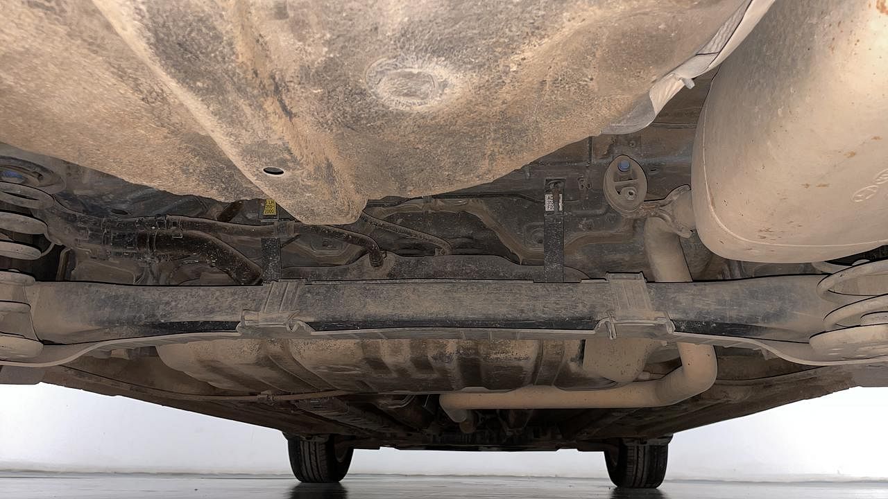 Used 2016 Hyundai Elantra [2016-2019] 1.6 SX AT Diesel Automatic extra REAR UNDERBODY VIEW (TAKEN FROM REAR)