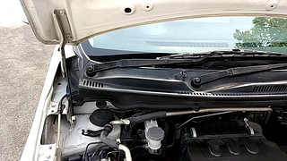 Used 2015 Maruti Suzuki Celerio [2014-2021] ZXi Petrol Manual engine ENGINE RIGHT SIDE HINGE & APRON VIEW