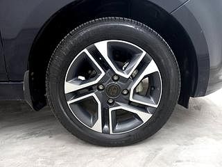 Used 2021 Tata Tiago XZA+ AMT Petrol Automatic tyres RIGHT FRONT TYRE RIM VIEW