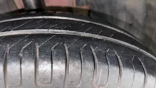 Used 2019 Renault Kwid [2015-2019] RXL Petrol Manual tyres RIGHT FRONT TYRE TREAD VIEW