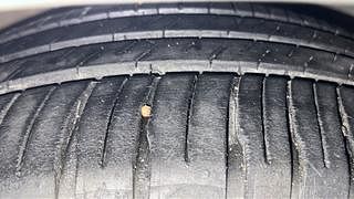 Used 2013 Skoda Rapid [2011-2016] Elegance Diesel MT Diesel Manual tyres RIGHT FRONT TYRE TREAD VIEW