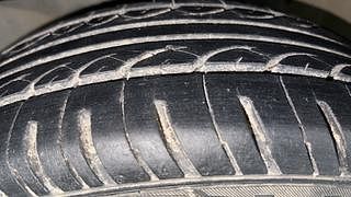 Used 2014 Honda Amaze [2013-2016] 1.2 S i-VTEC Petrol Manual tyres LEFT FRONT TYRE TREAD VIEW