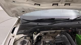 Used 2016 Skoda Octavia [2013-2017] Ambition 1.4 TSI Petrol Manual engine ENGINE RIGHT SIDE HINGE & APRON VIEW