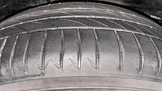 Used 2017 Honda BR-V [2016-2020] V MT Petrol Petrol Manual tyres RIGHT REAR TYRE TREAD VIEW