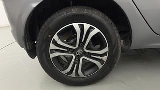 Used 2019 Tata Tiago [2016-2020] Revotron XZA AMT Petrol Automatic tyres RIGHT REAR TYRE RIM VIEW