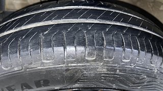 Used 2015 Maruti Suzuki Swift [2011-2017] VDi Diesel Manual tyres LEFT FRONT TYRE TREAD VIEW