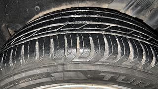 Used 2018 Mahindra Marazzo M6 Diesel Manual tyres LEFT REAR TYRE TREAD VIEW