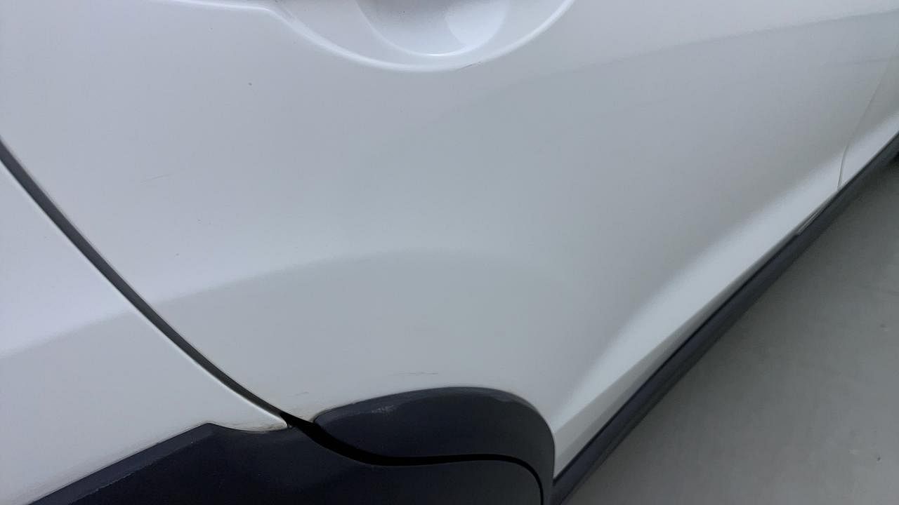 Used 2017 Honda BR-V [2016-2020] V MT Petrol Petrol Manual dents MINOR SCRATCH