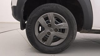 Used 2017 Renault Kwid [2015-2019] 1.0 RXT AMT Opt Petrol Automatic tyres RIGHT REAR TYRE RIM VIEW