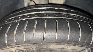 Used 2019 Mahindra XUV500 [2018-2021] W11 AT Diesel Automatic tyres RIGHT FRONT TYRE TREAD VIEW