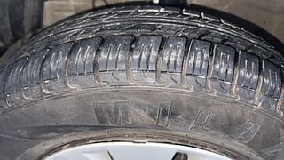 Used 2014 Maruti Suzuki Swift [2011-2017] VDi Diesel Manual tyres LEFT FRONT TYRE TREAD VIEW