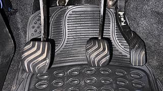 Used 2018 Renault Kwid [2017-2019] RXT 1.0 SCE Special (O) Petrol Manual interior PEDALS VIEW