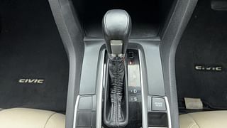 Used 2019 Honda Civic [2019-2021] ZX CVT Petrol Petrol Automatic interior GEAR  KNOB VIEW