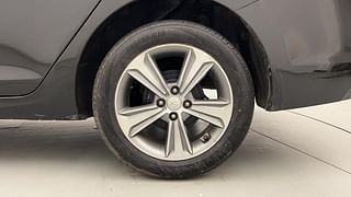 Used 2019 Hyundai Verna [2017-2020] 1.6 VTVT SX (O) Petrol Manual tyres LEFT REAR TYRE RIM VIEW