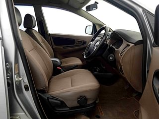 Used 2015 Toyota Innova [2013-2016] 2.5 GX 8 STR Diesel Manual interior RIGHT SIDE FRONT DOOR CABIN VIEW