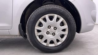 Used 2011 Hyundai i20 [2008-2012] Magna 1.2 Petrol Manual tyres RIGHT FRONT TYRE RIM VIEW