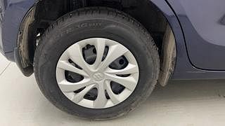 Used 2021 Maruti Suzuki Swift VXI AMT Petrol Automatic tyres RIGHT REAR TYRE RIM VIEW