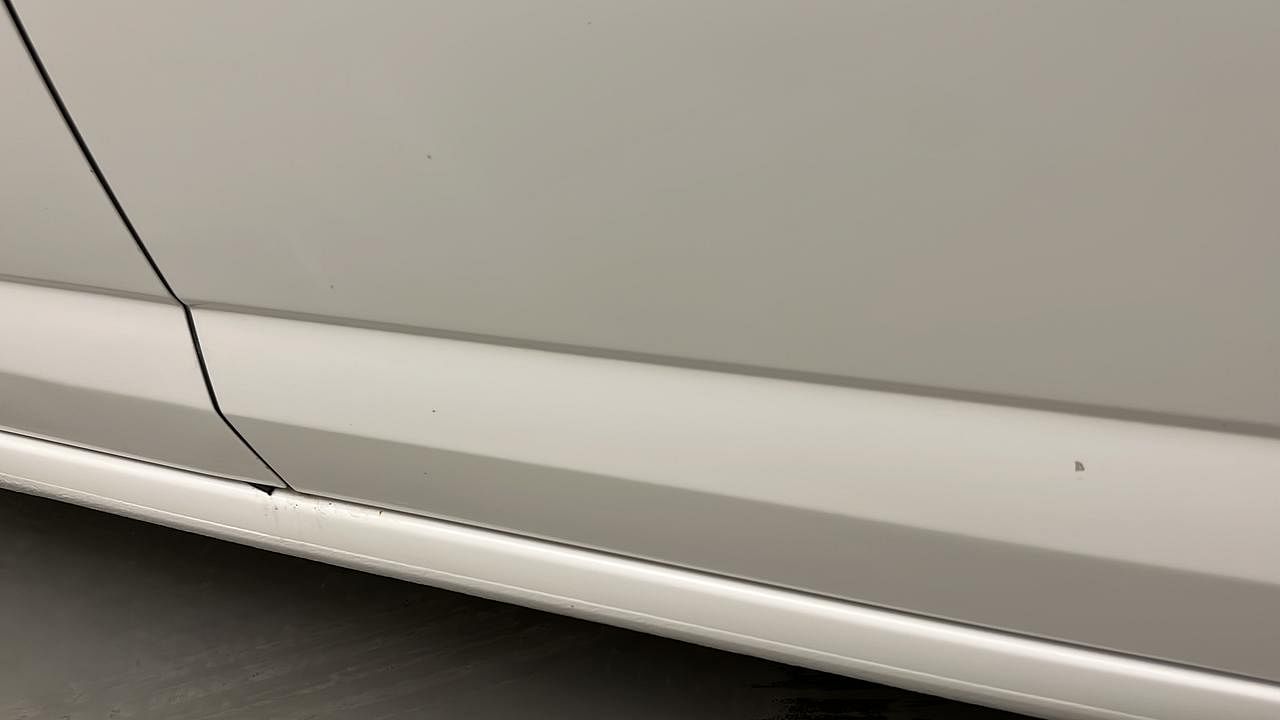 Used 2015 Skoda Octavia [2013-2017] Elegance 1.8 TSI AT Petrol Automatic dents MINOR SCRATCH
