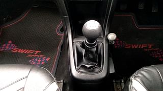 Used 2013 Maruti Suzuki Swift [2011-2017] VDi Diesel Manual interior GEAR  KNOB VIEW