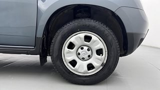 Used 2015 Renault Duster [2012-2015] 85 PS RxL Diesel Manual tyres RIGHT FRONT TYRE RIM VIEW