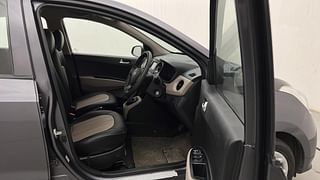 Used 2017 Hyundai Grand i10 [2017-2020] Sportz 1.2 Kappa VTVT Petrol Manual interior RIGHT SIDE FRONT DOOR CABIN VIEW