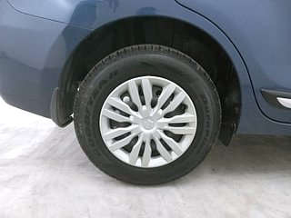 Used 2019 Maruti Suzuki Dzire [2017-2020] VXI AMT Petrol Automatic tyres RIGHT REAR TYRE RIM VIEW