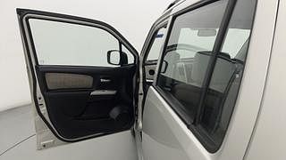 Used 2014 Maruti Suzuki Wagon R 1.0 [2010-2019] VXi Petrol Manual interior LEFT FRONT DOOR OPEN VIEW